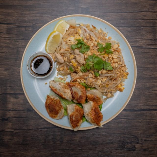 Pad Thai & Dumpling Combo.